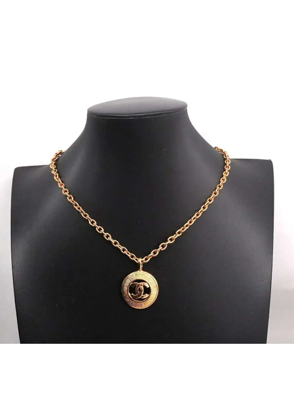 Chanel elevate your